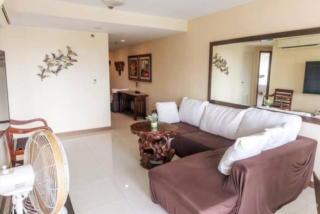 Cozy 2-Bedroom In The Venice Luxury Residences Manila Exterior photo