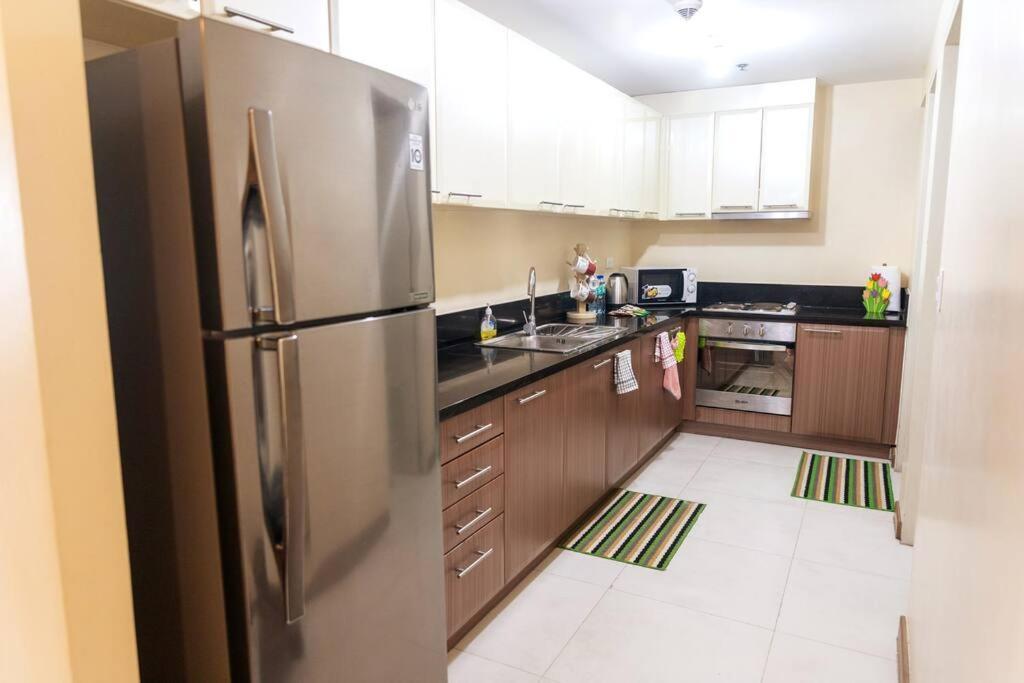 Cozy 2-Bedroom In The Venice Luxury Residences Manila Exterior photo