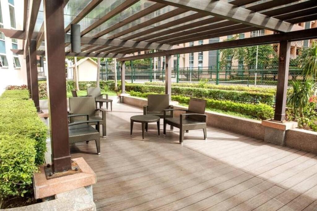Cozy 2-Bedroom In The Venice Luxury Residences Manila Exterior photo